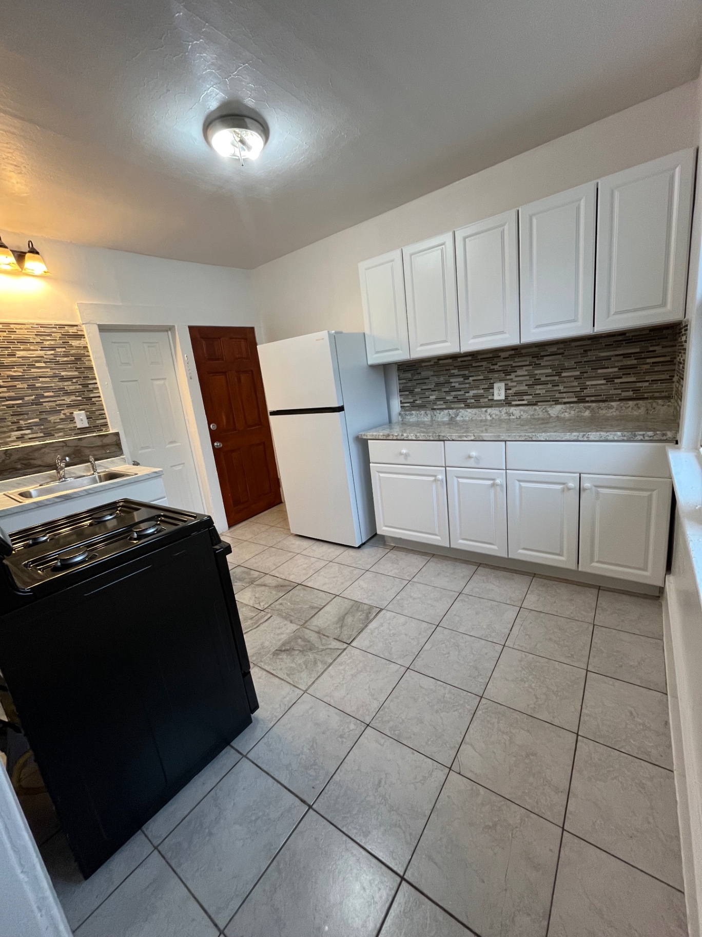 1571 Baxter Ave Apt 2 in Utica, New York