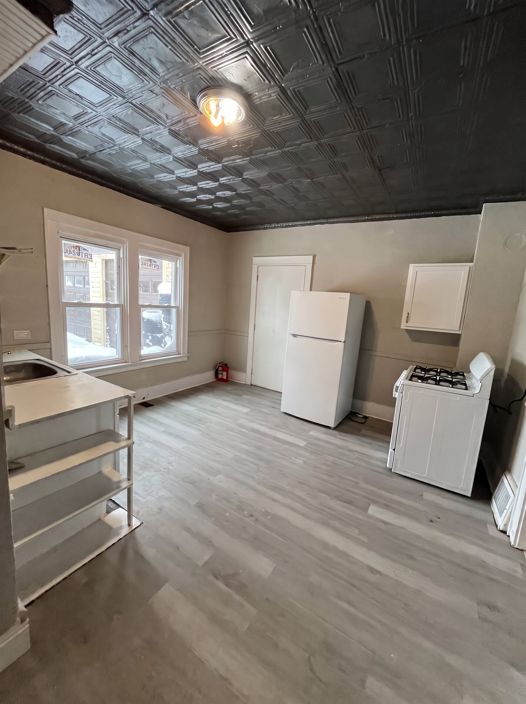 1200 Lenox Ave Apt 2 in Utica, New York